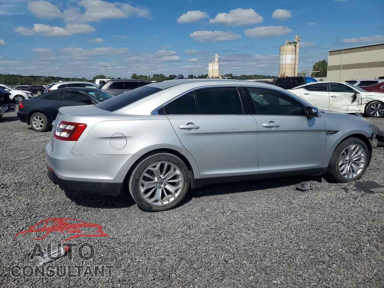 FORD TAURUS 2018 - 1FAHP2F80JG134917
