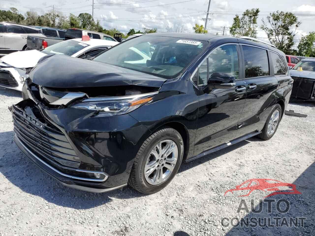 TOYOTA SIENNA 2024 - 5TDESKFC8RS108356