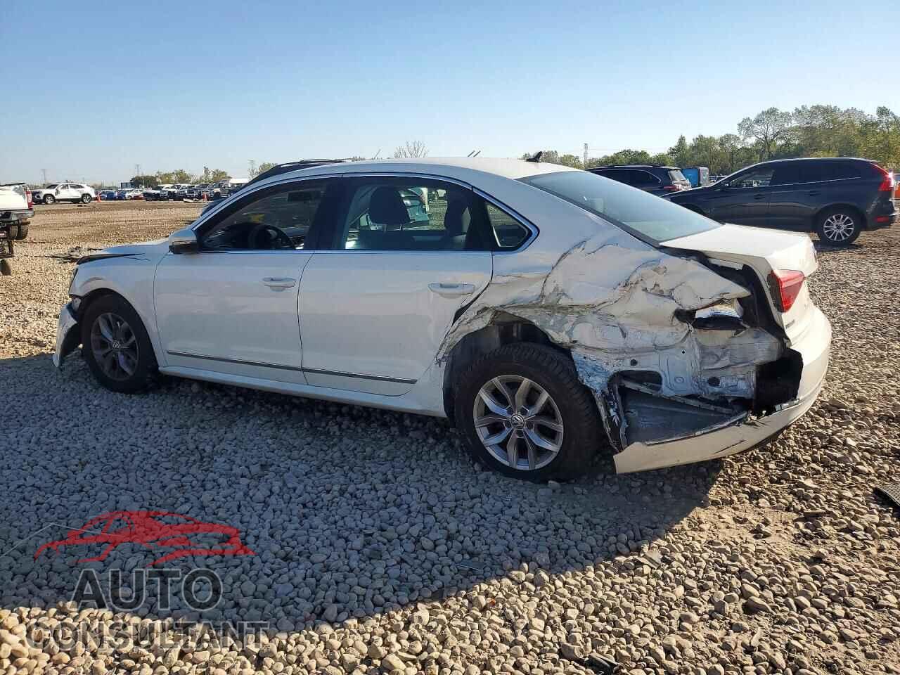VOLKSWAGEN PASSAT 2017 - 1VWAT7A38HC036362