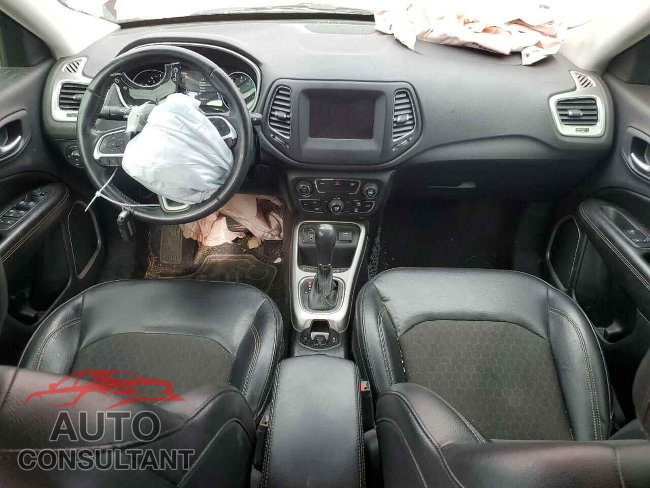 JEEP COMPASS 2018 - 3C4NJCBB5JT125504