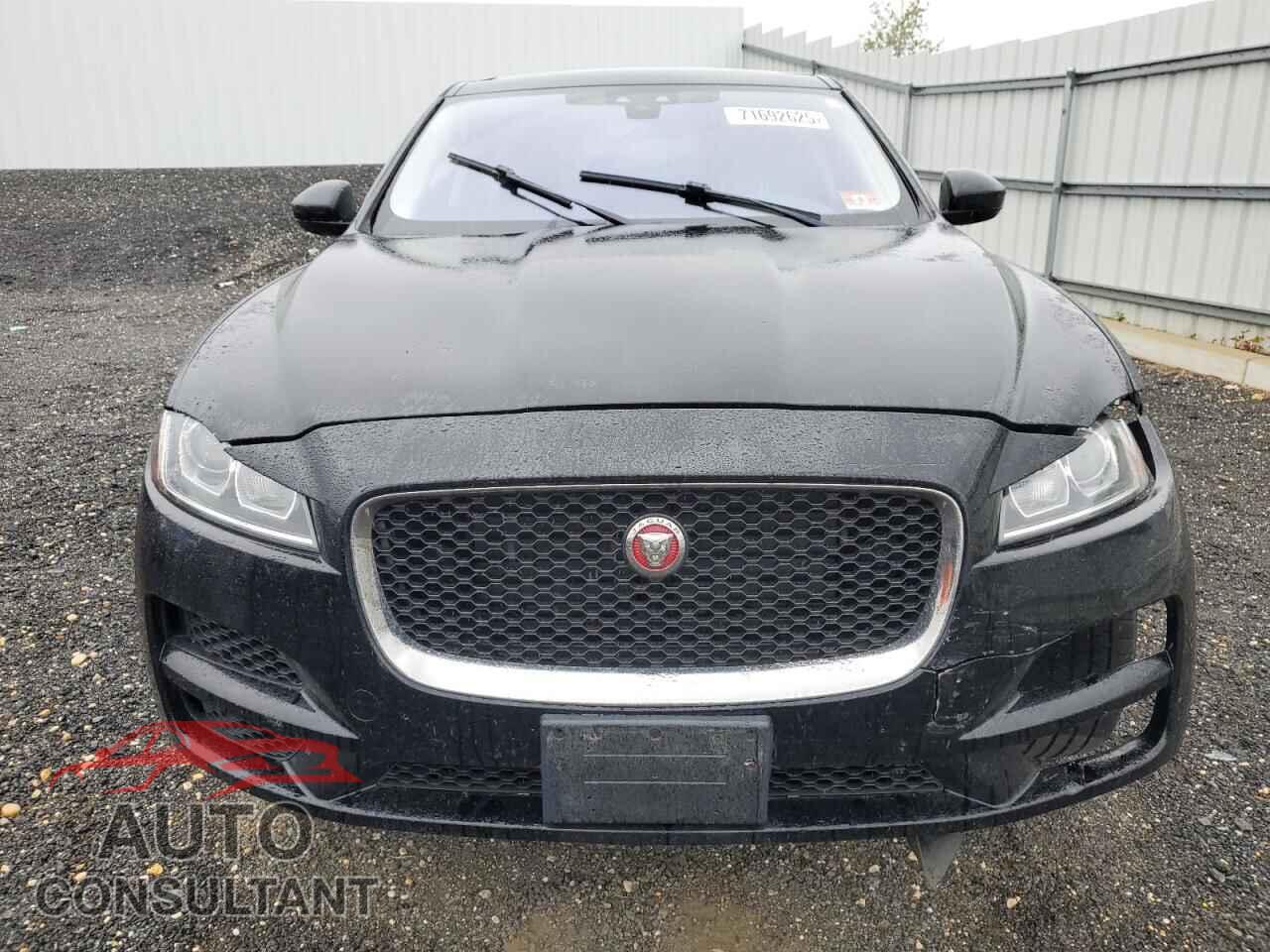 JAGUAR F-PACE 2017 - SADCJ2BV9HA056611