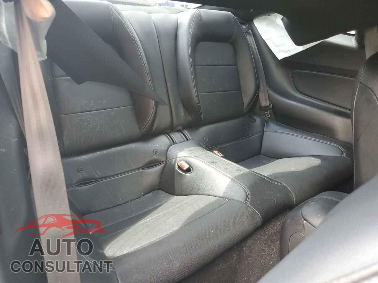 FORD MUSTANG 2019 - 1FA6P8CF5K5124314