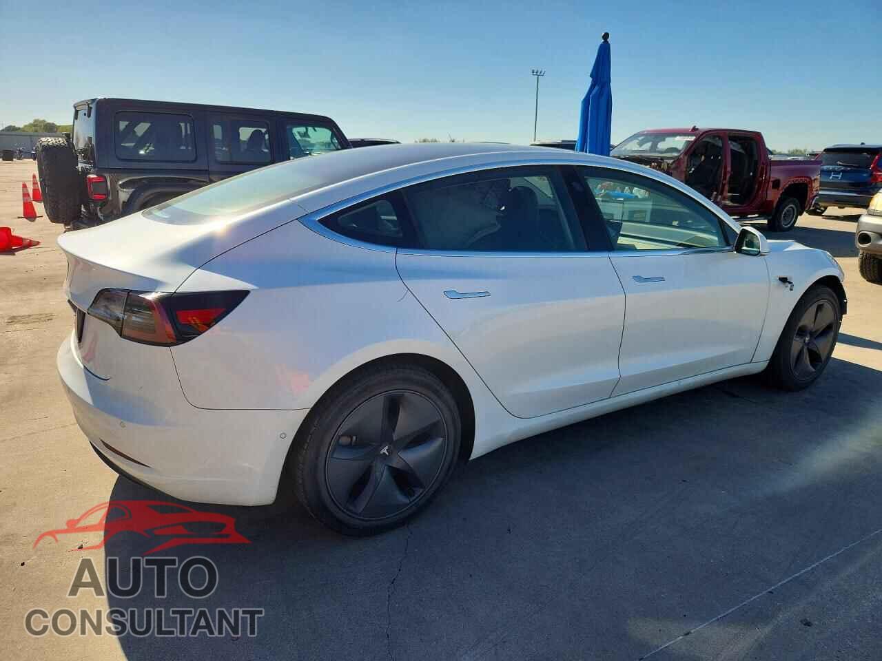 TESLA MODEL 3 2019 - 5YJ3E1EA0KF484746