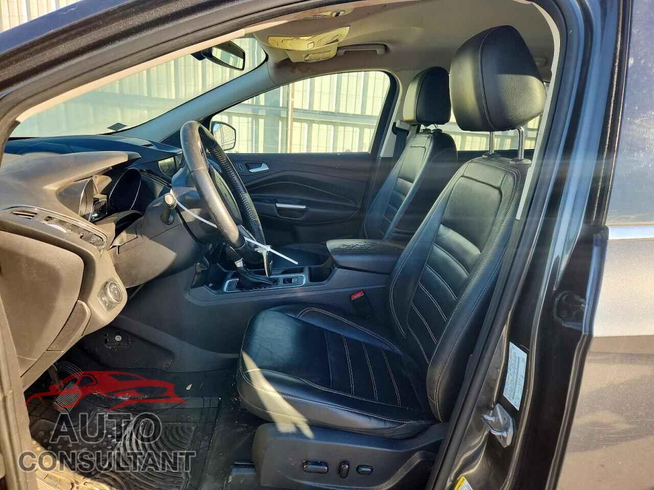 FORD ESCAPE 2017 - 1FMCU0J95HUB79151
