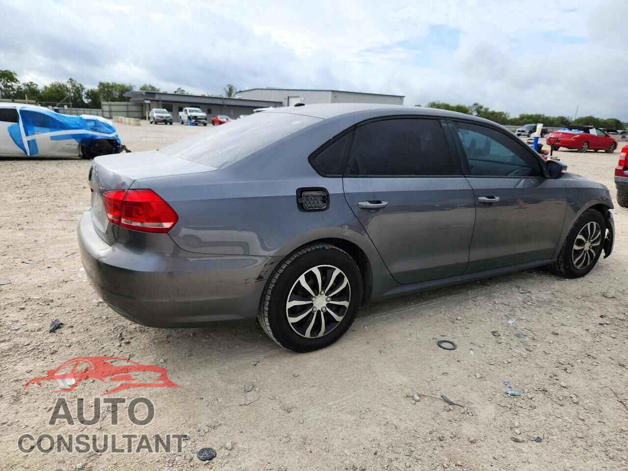 VOLKSWAGEN PASSAT 2014 - 1VWAP7A33EC016519