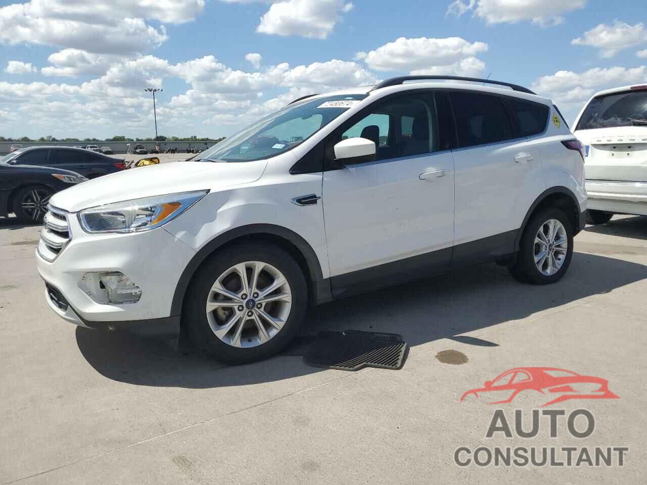 FORD ESCAPE 2018 - 1FMCU0GD7JUB29031