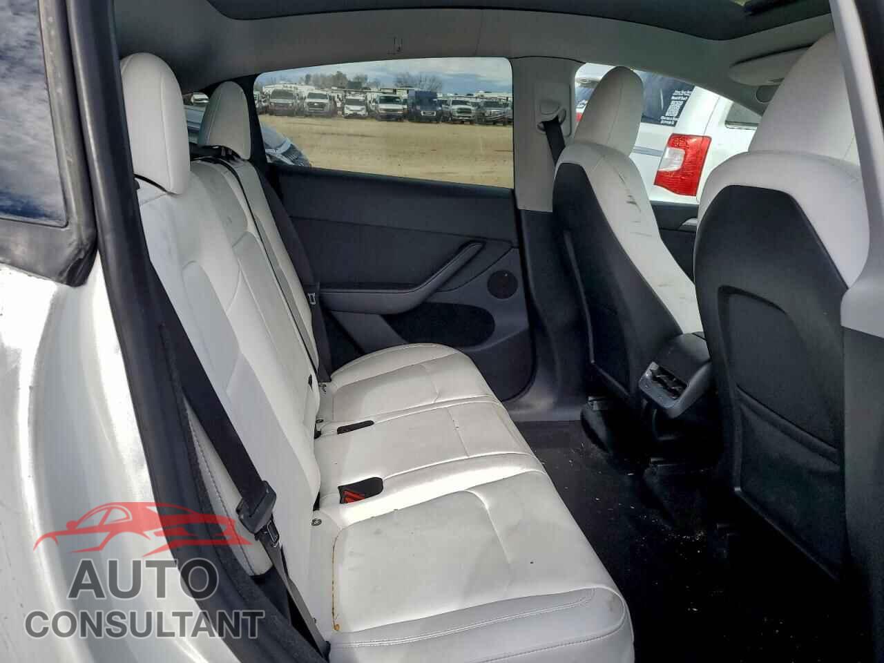 TESLA MODEL Y 2023 - 7SAYGDEE4PA088444