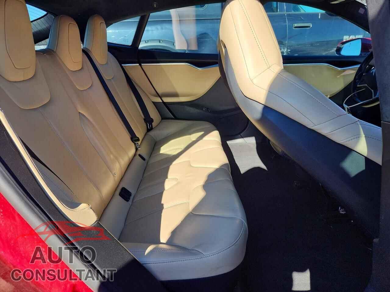 TESLA MODEL S 2015 - 5YJSA1E28FF105143