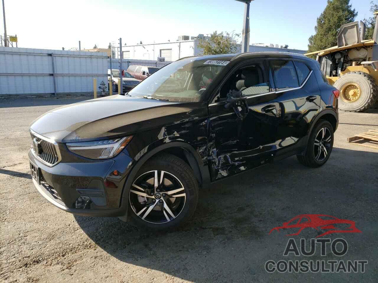 VOLVO XC40 CORE 2024 - YV4L12UK1R2286540