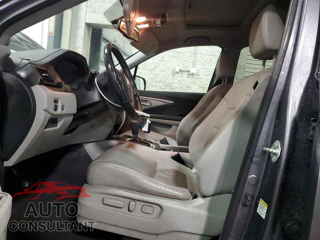 HONDA PILOT 2016 - 5FNYF6H84GB016292