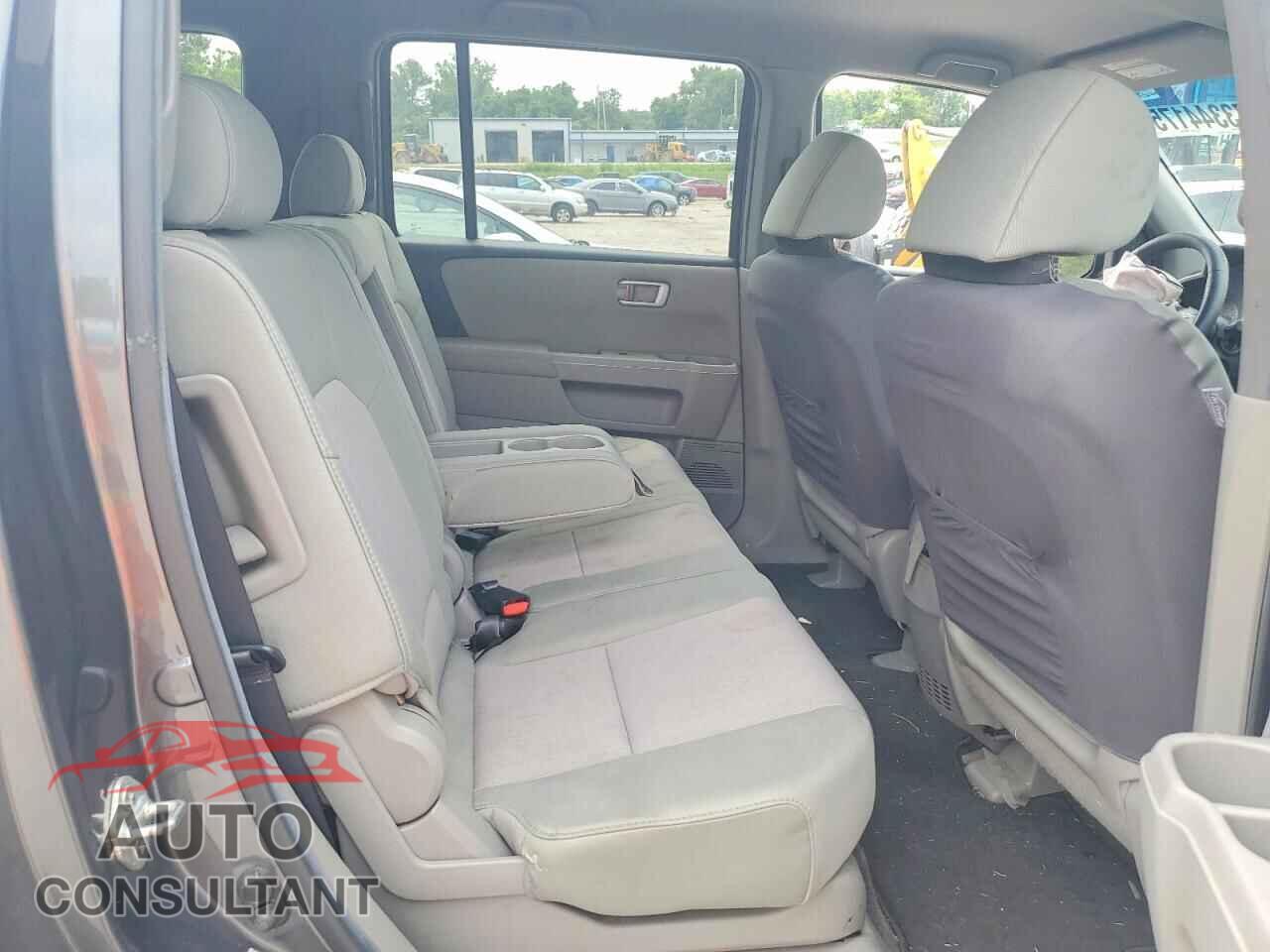 HONDA PILOT 2011 - 5FNYF4H49BB101090