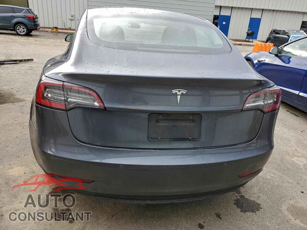 TESLA MODEL 3 2022 - 5YJ3E1EA9NF372502