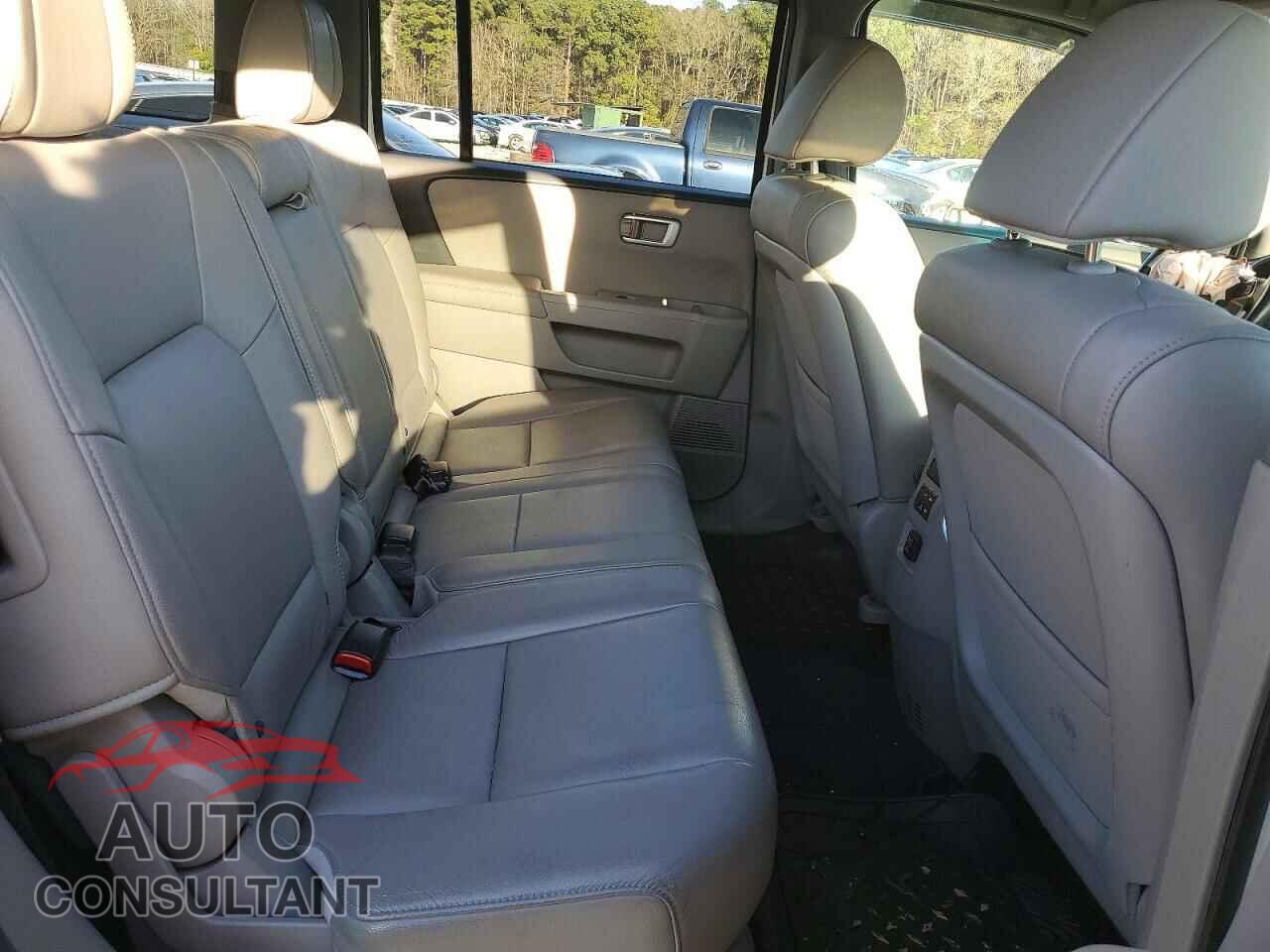 HONDA PILOT 2012 - 5FNYF4H74CB005248