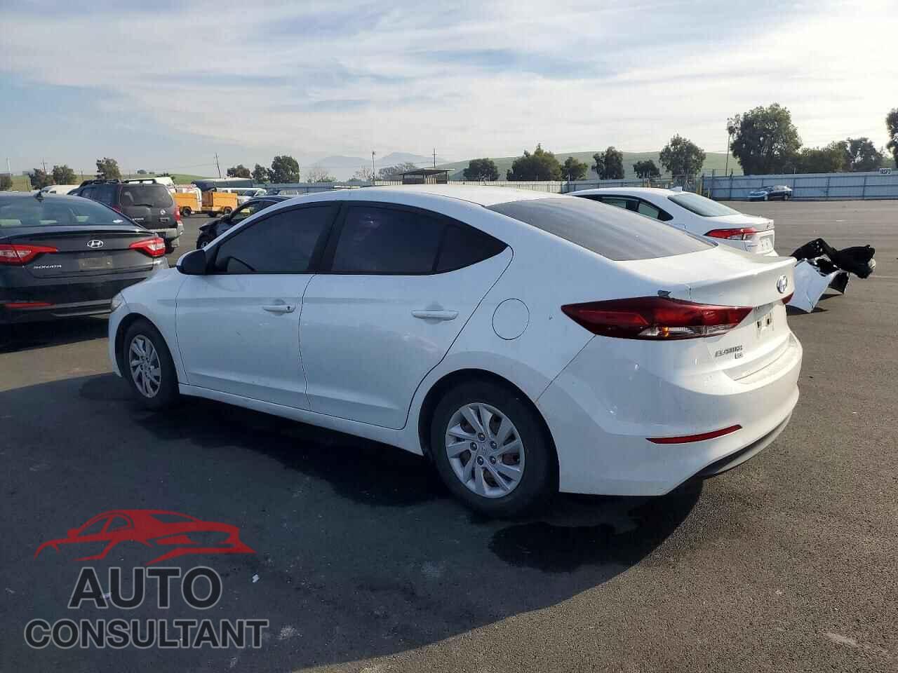 HYUNDAI ELANTRA 2018 - 5NPD74LF3JH347329
