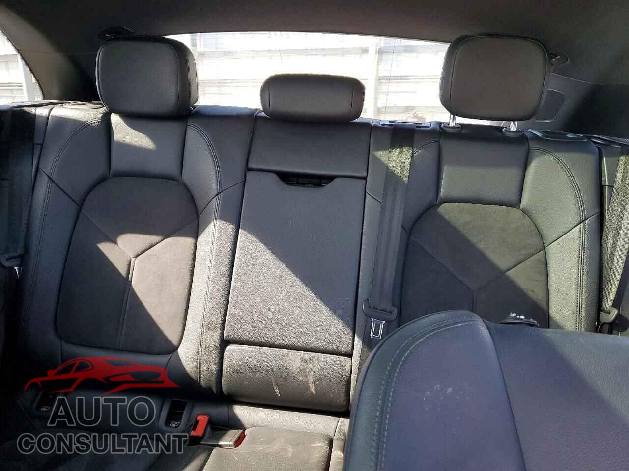 PORSCHE MACAN 2018 - WP1AA2A54JLB02617