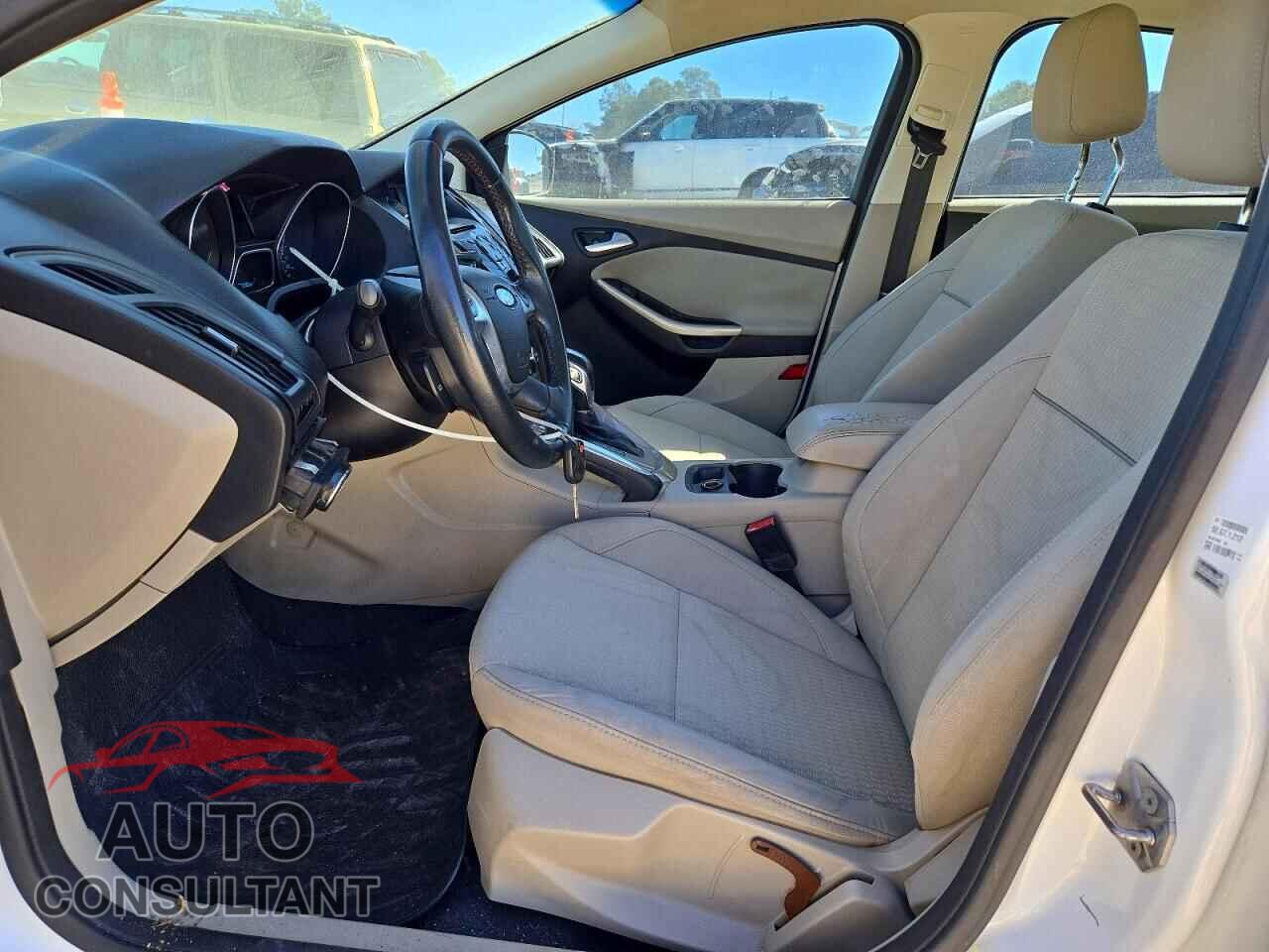 FORD FOCUS 2012 - 1FAHP3H21CL376012