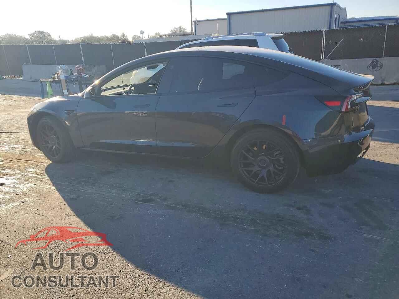 TESLA MODEL 3 2024 - 5YJ3E1EA3RF748519