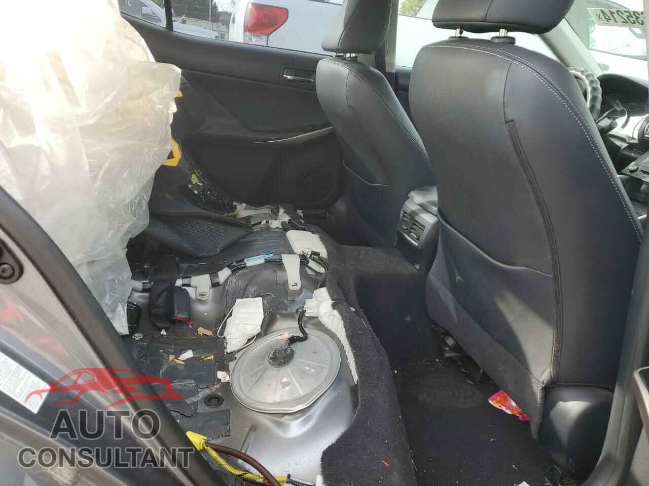 LEXUS IS 2015 - JTHBE1D23F5015470
