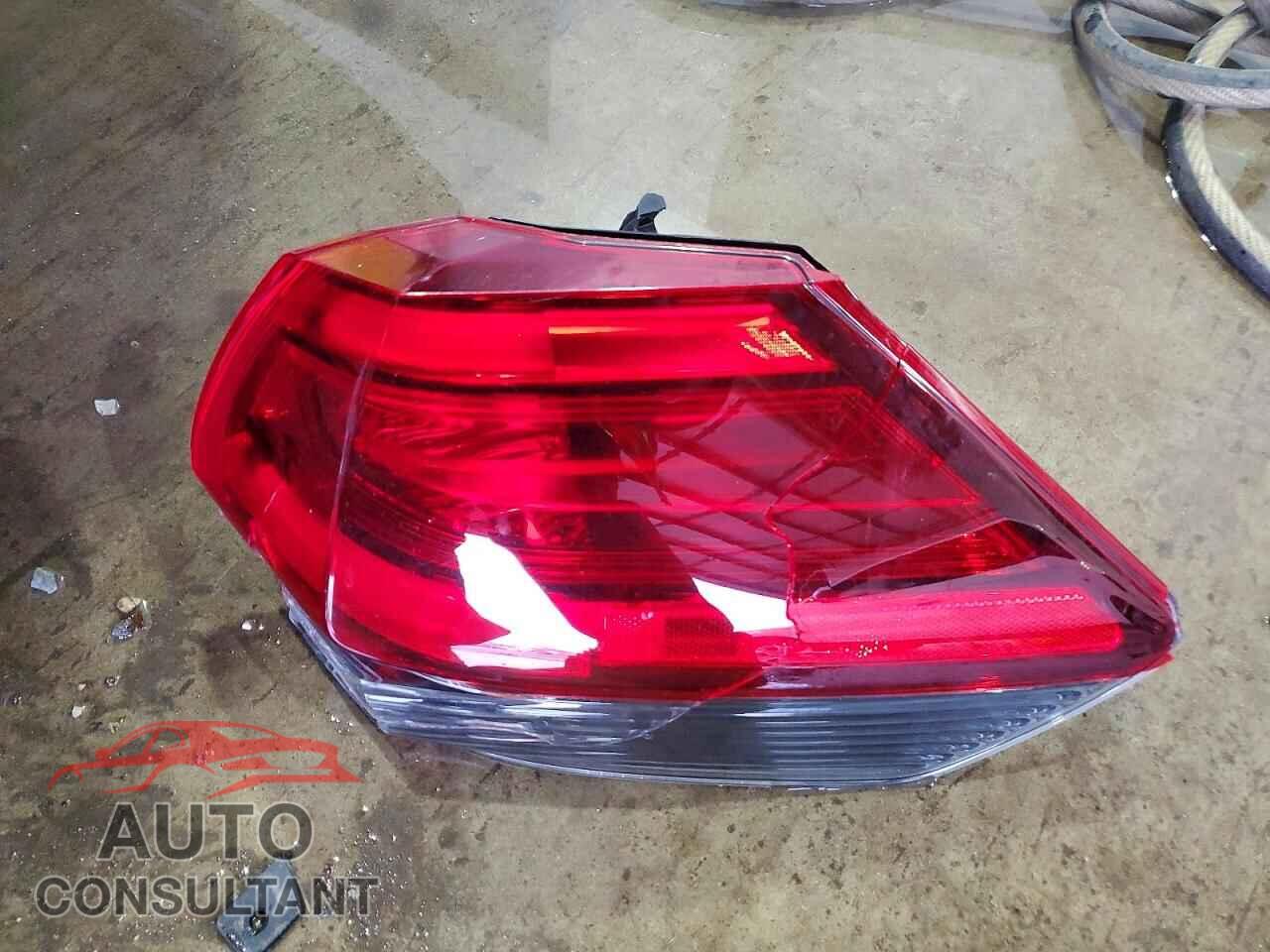 NISSAN ROGUE 2017 - KNMAT2MV0HP598851