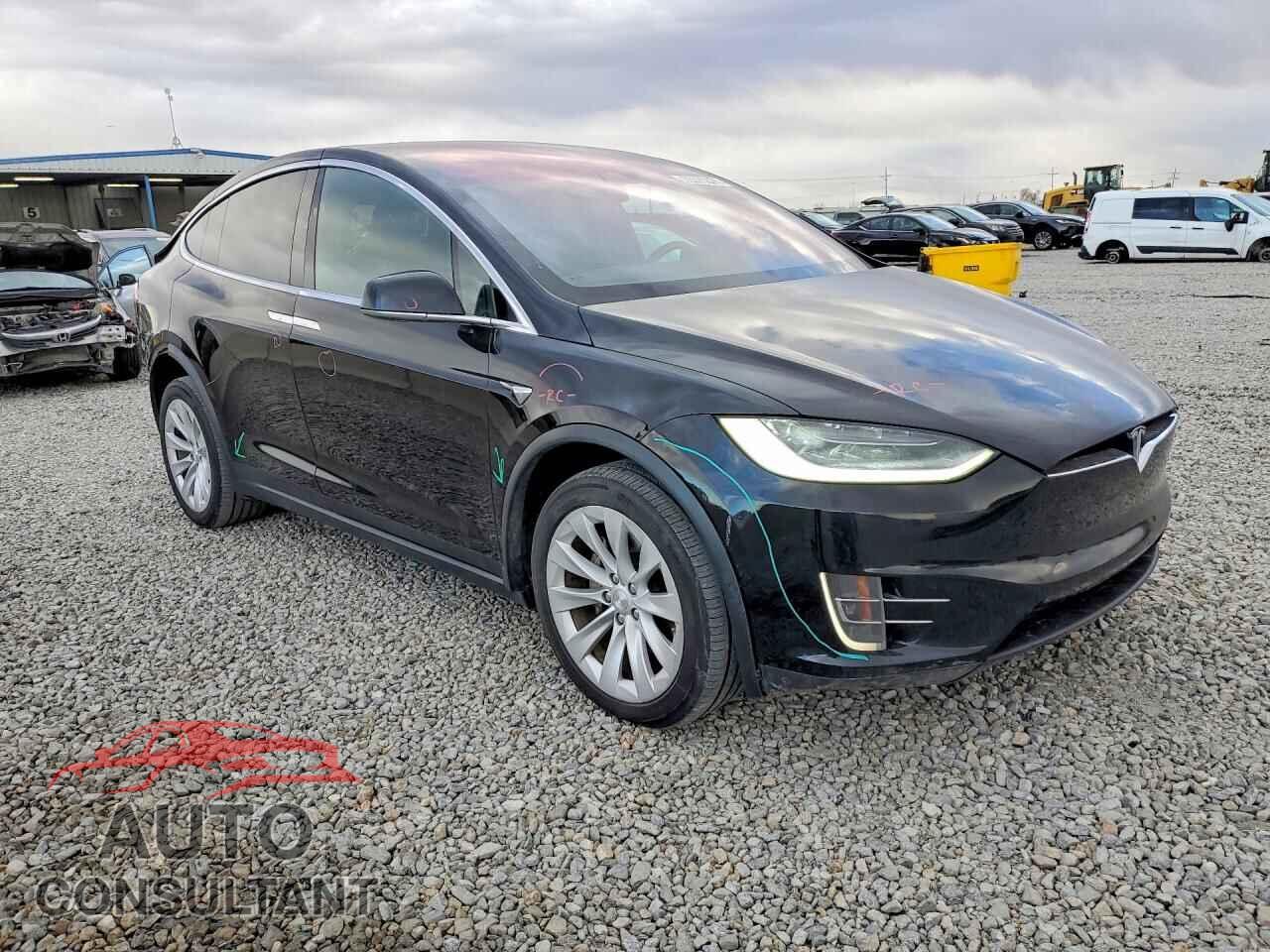 TESLA MODEL X 2017 - 5YJXCBE20HF041799