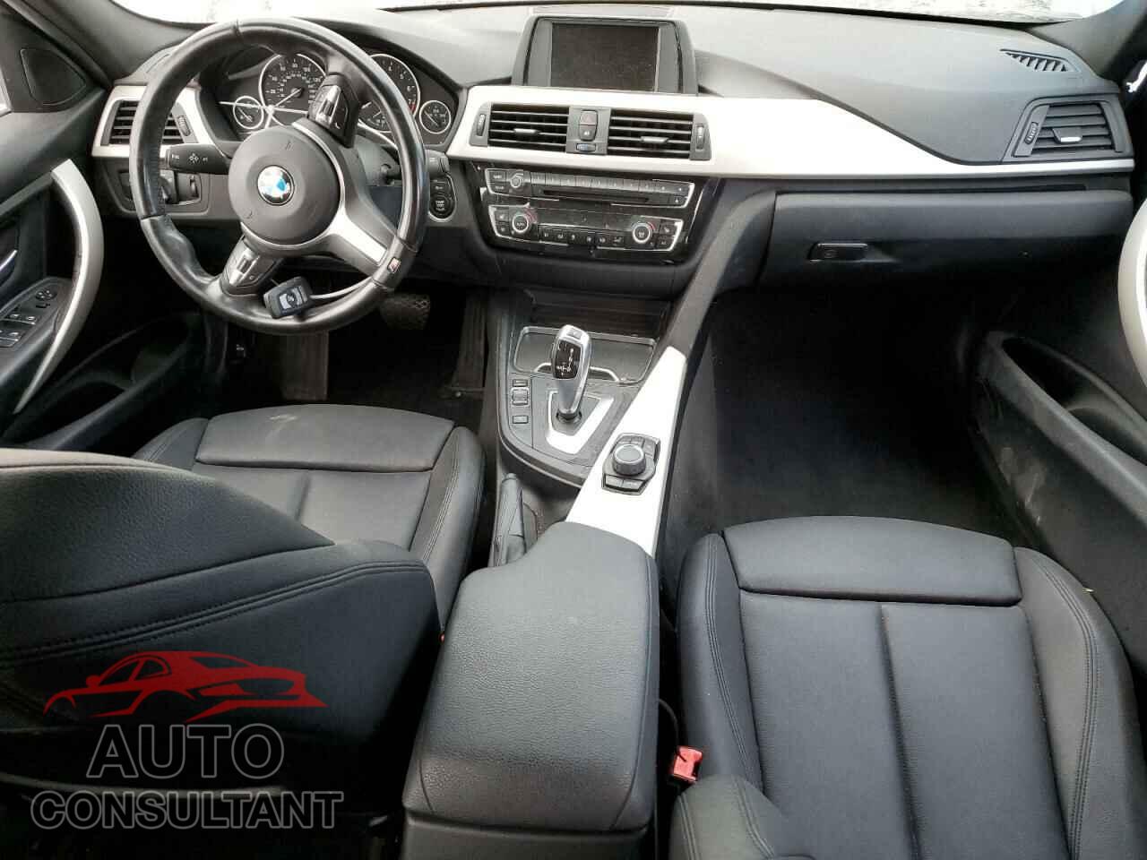BMW 3 SERIES 2016 - WBA8E1G53GNU10619