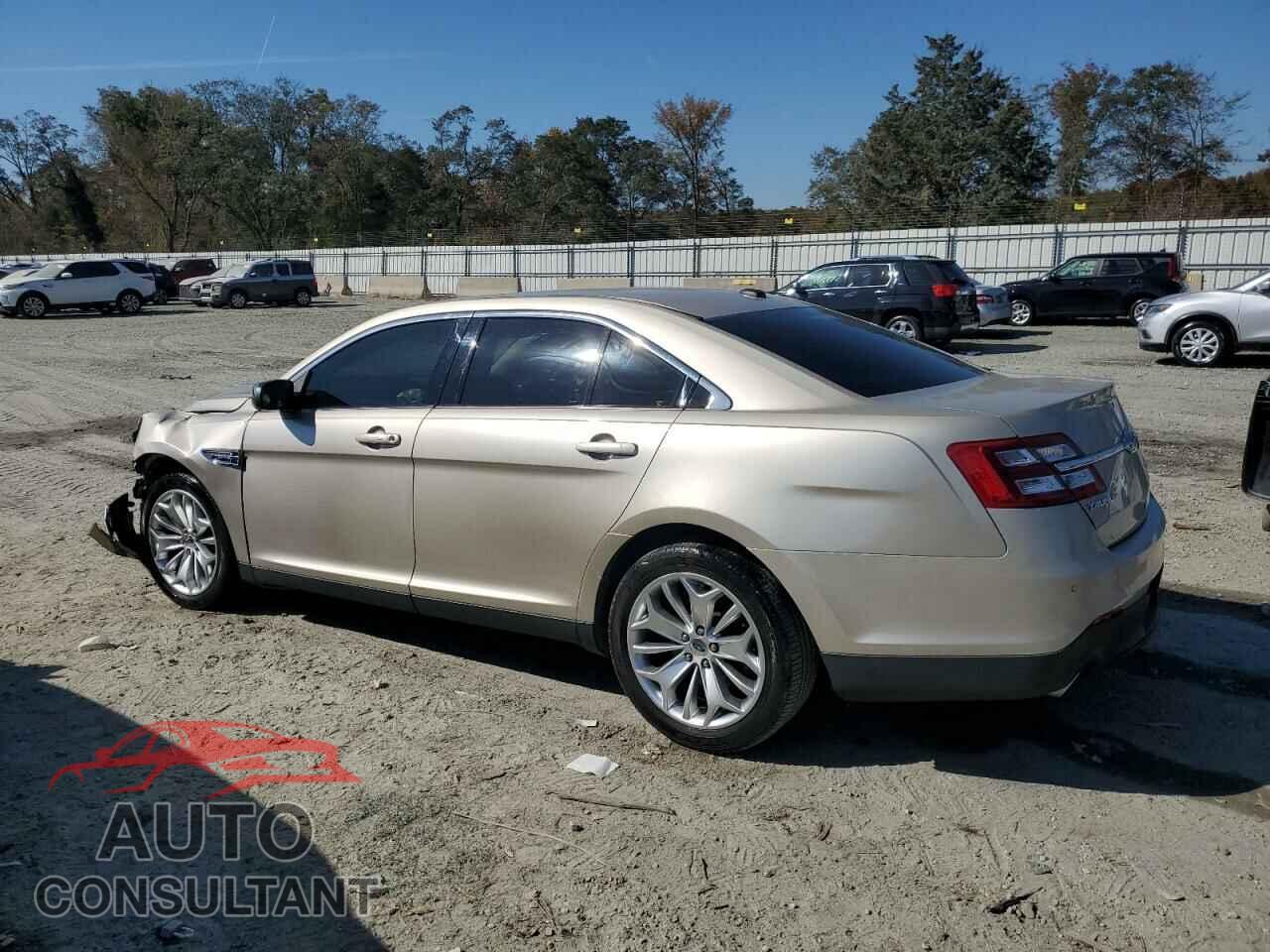 FORD TAURUS 2018 - 1FAHP2F85JG106255