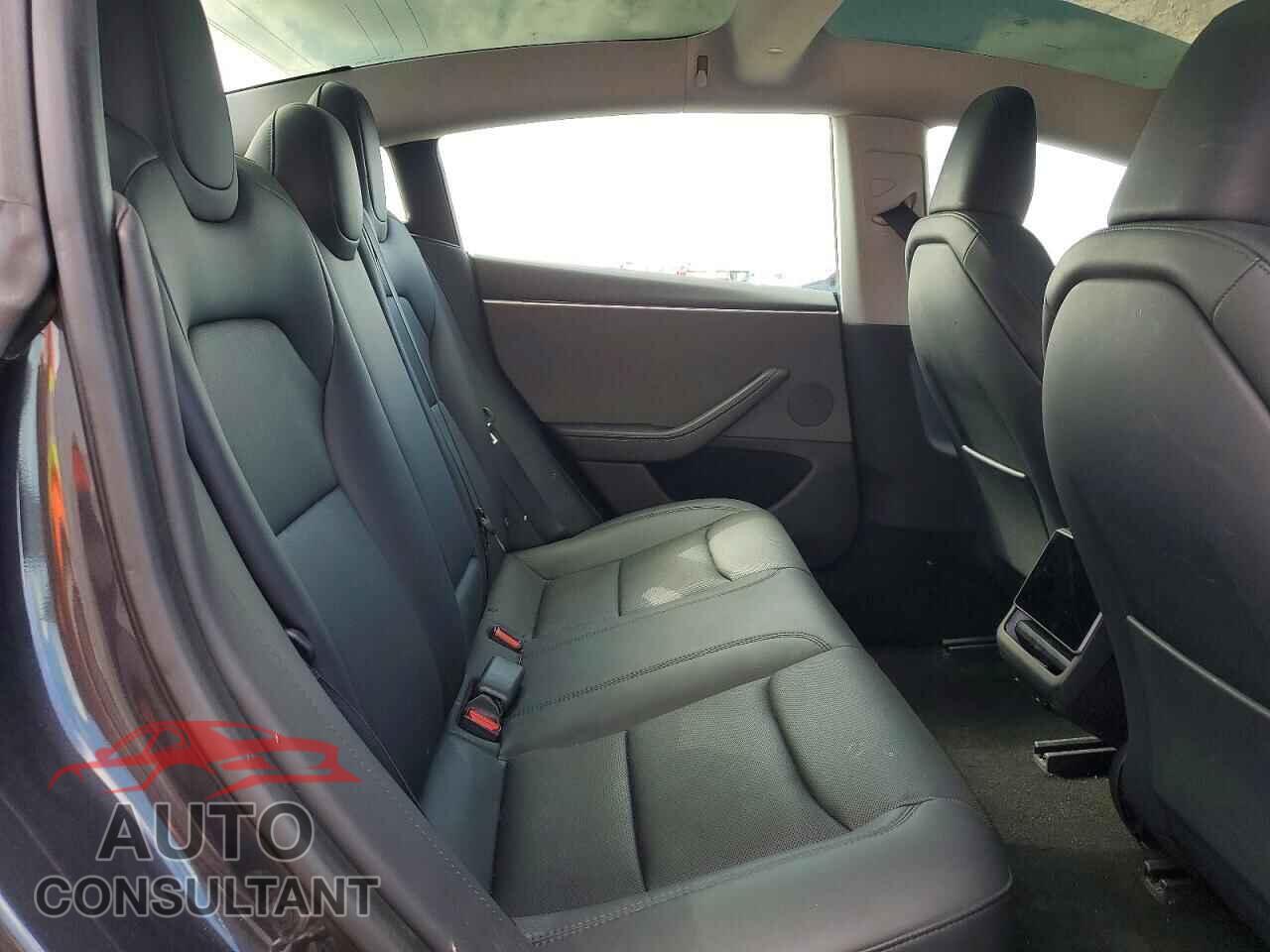TESLA MODEL 3 2024 - 5YJ3E1EA2RF785951