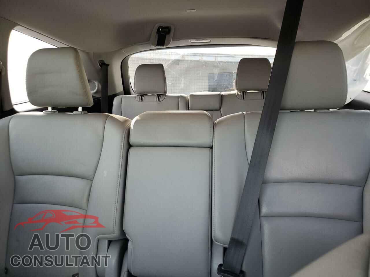 HONDA PILOT 2017 - 5FNYF5H90HB044143