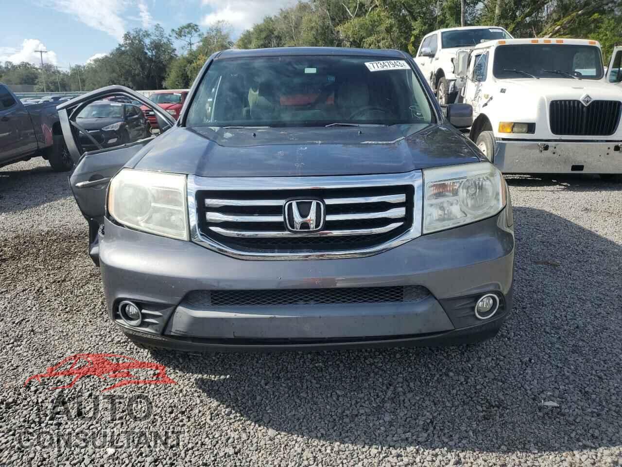 HONDA PILOT 2015 - 5FNYF3H30FB035245