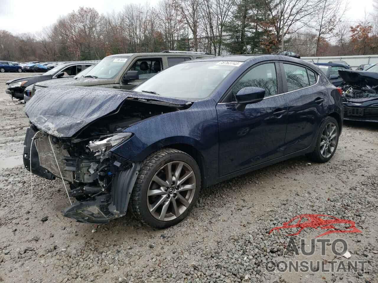 MAZDA 3 2018 - 3MZBN1L39JM242366