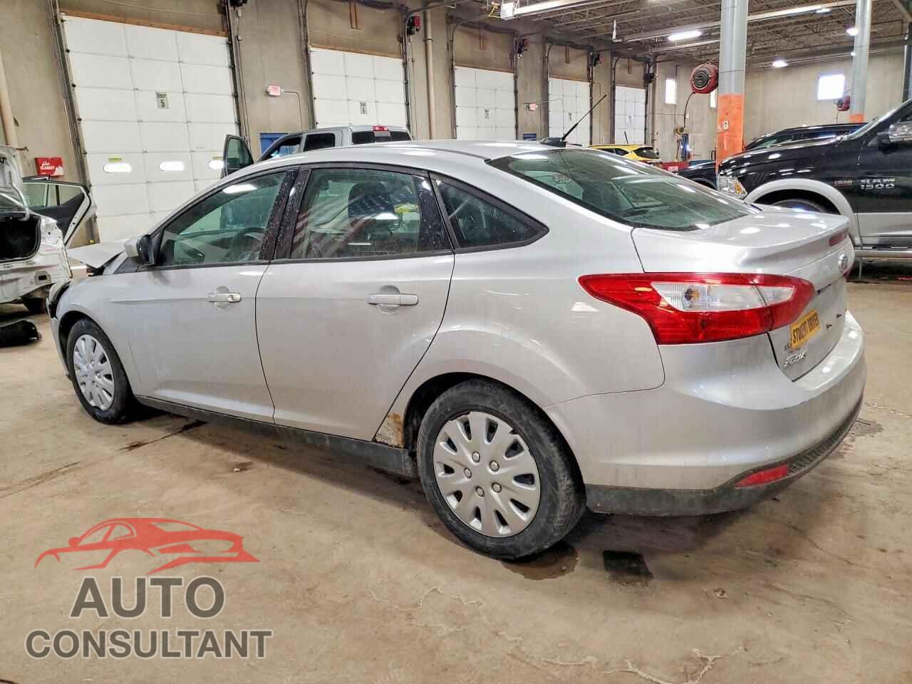FORD FOCUS SE 2012 - 1FAHP3F22CL145557