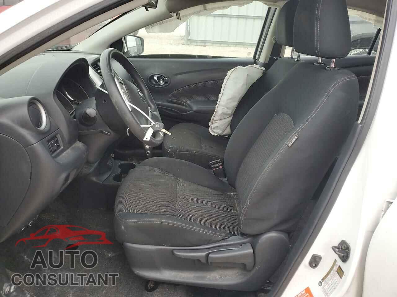 NISSAN VERSA 2019 - 3N1CN7AP3KL872748