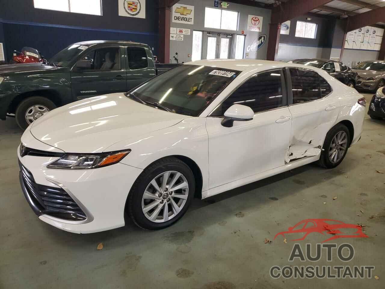 TOYOTA CAMRY 2022 - 4T1C11AK2NU634860