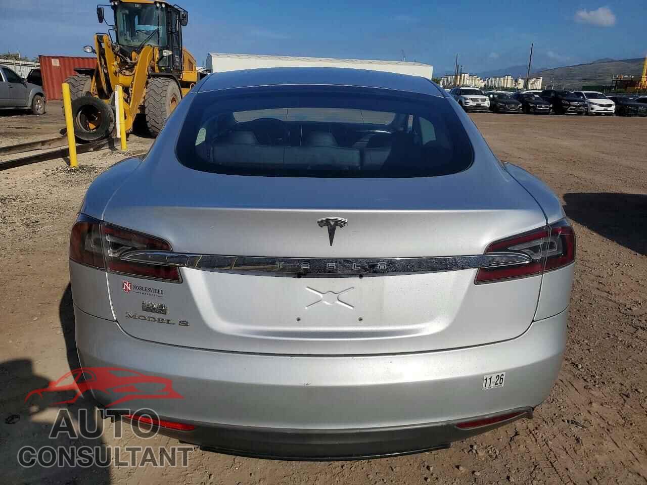 TESLA MODEL S 2013 - 5YJSA1AG8DFP04753