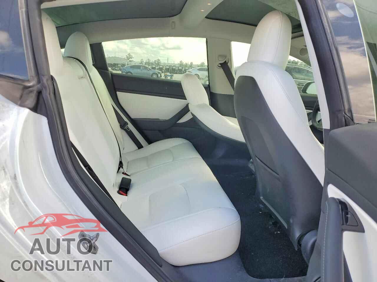 TESLA MODEL 3 2019 - 5YJ3E1EB8KF192318