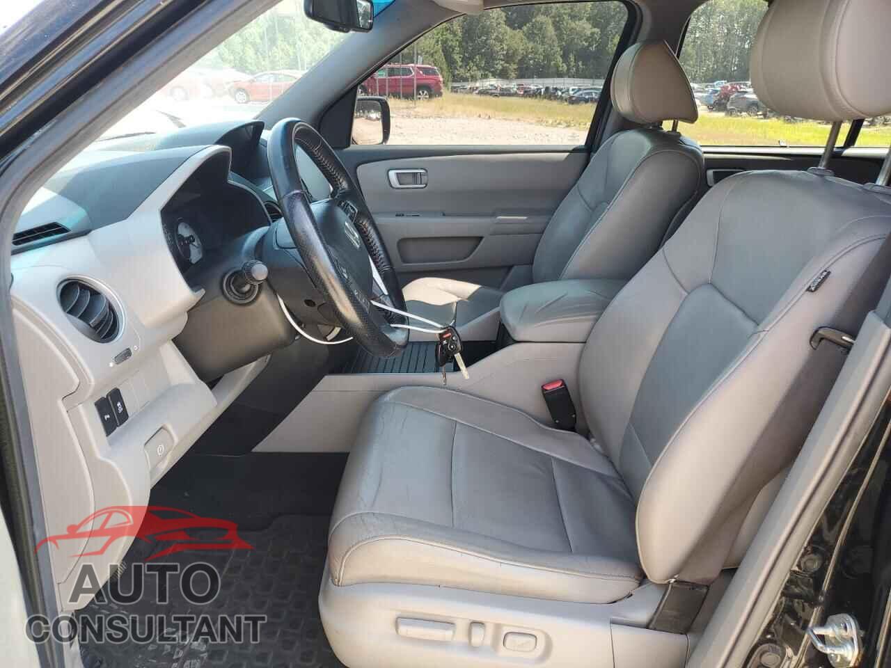 HONDA PILOT 2012 - 5FNYF4H9XCB083745