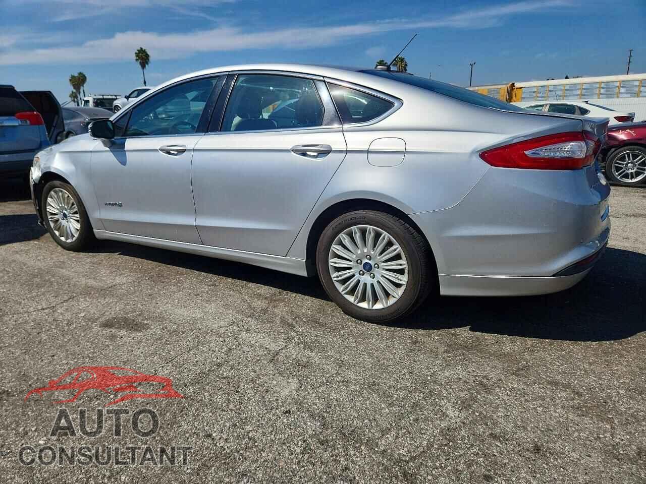 FORD FUSION 2013 - 3FA6P0LU8DR276880