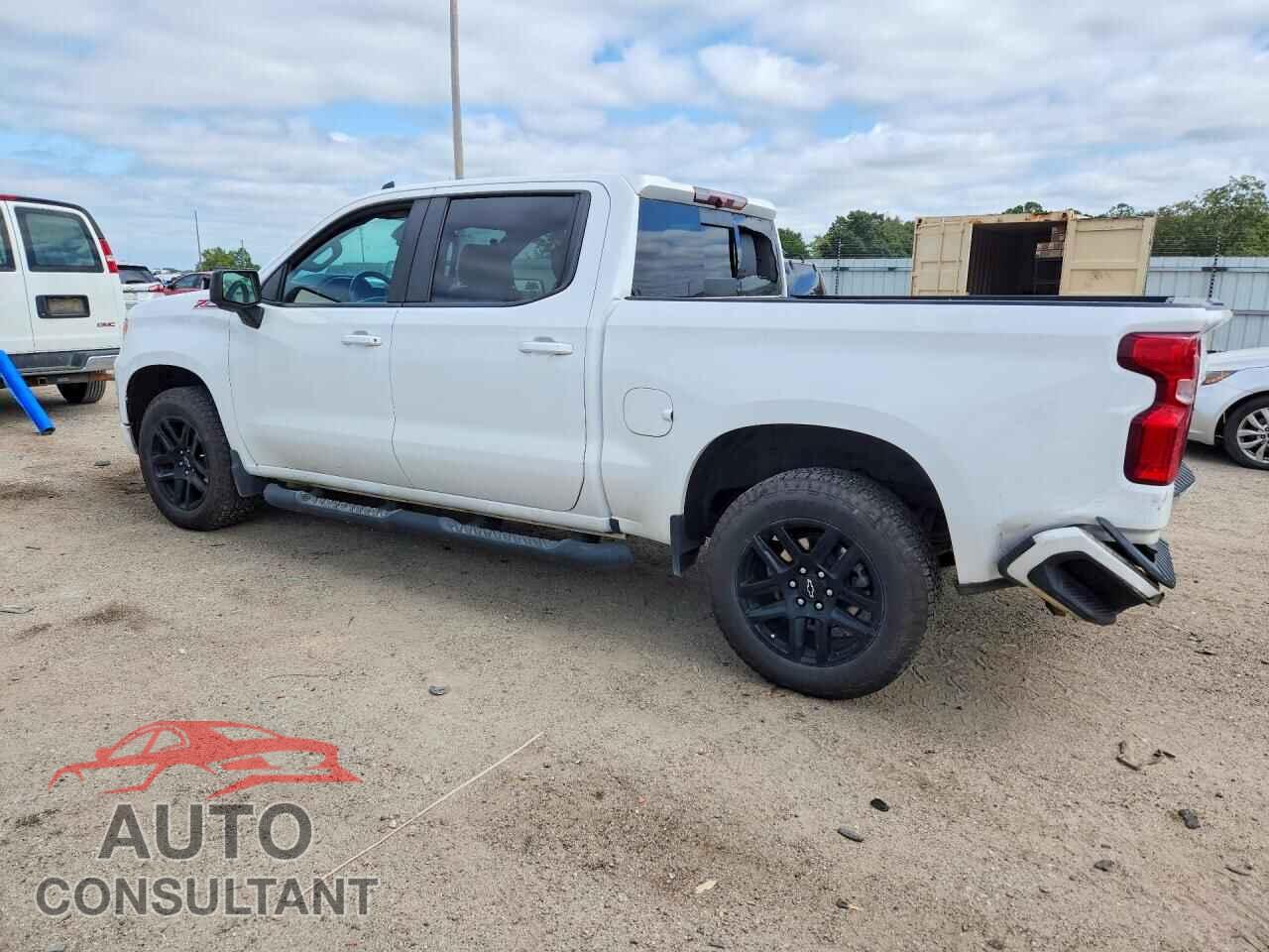 CHEVROLET SILVERADO 2023 - 1GCUDEE85PZ194399