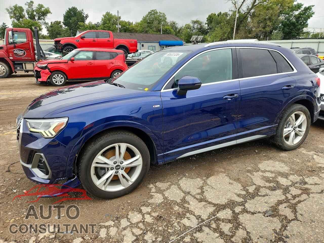 AUDI Q3 2021 - WA1EECF3XM1142201