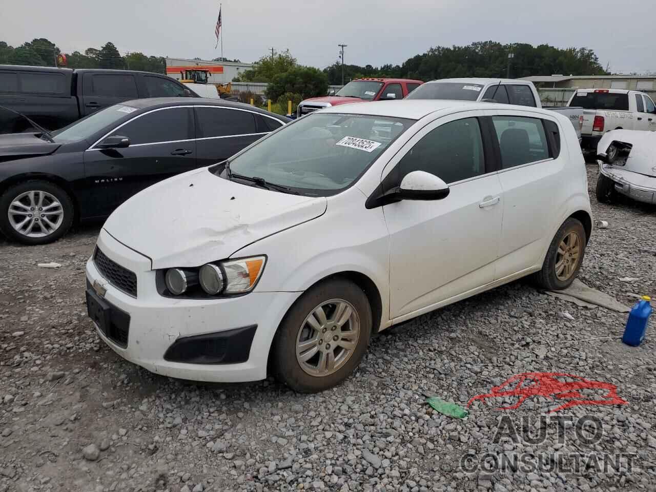 CHEVROLET SONIC 2015 - 1G1JC6SH2F4195997