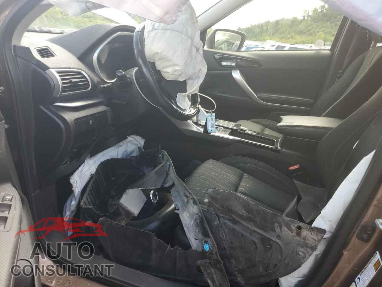 MITSUBISHI ECLIPSE 2018 - JA4AT5AA8JZ039393