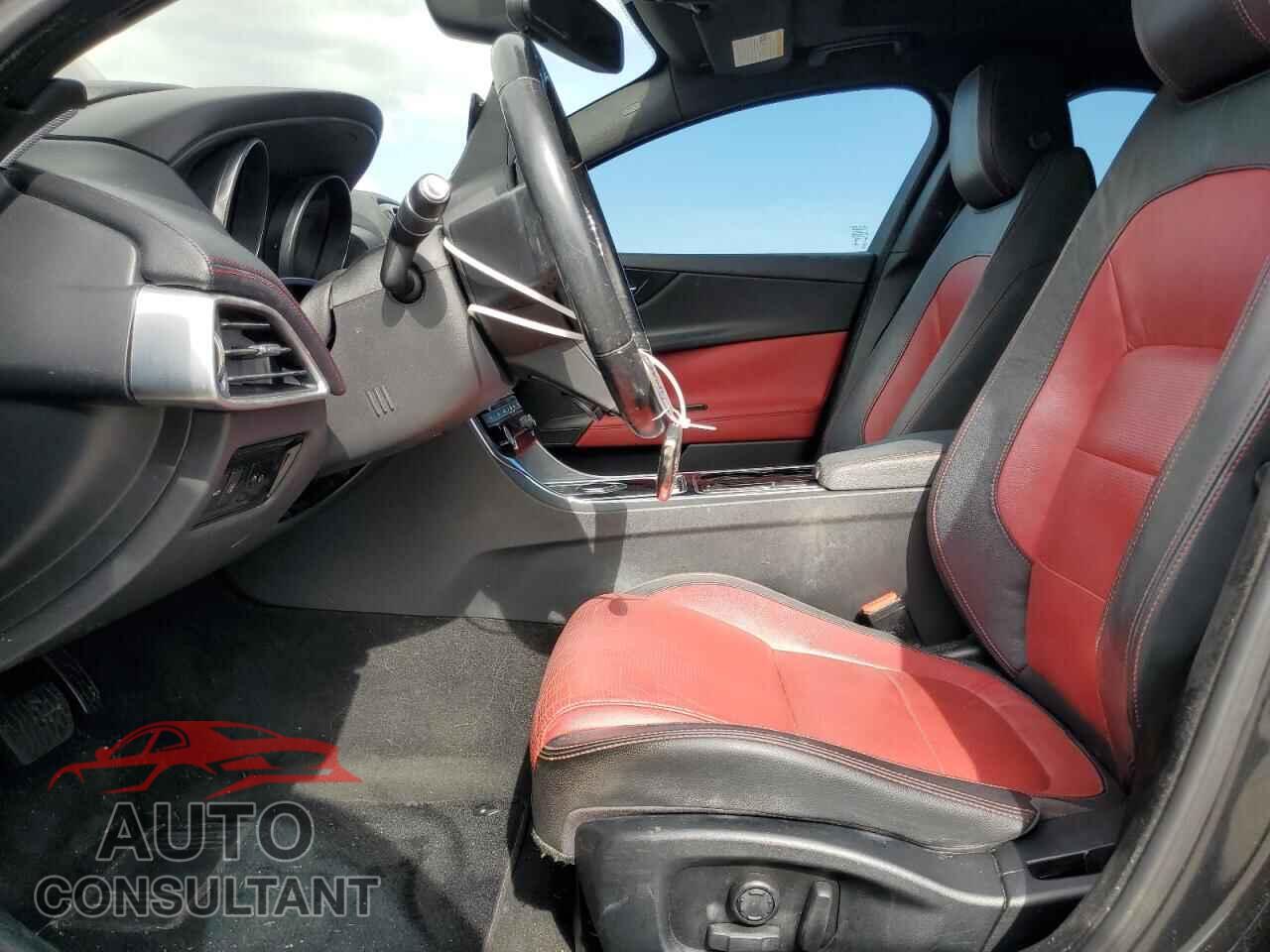 JAGUAR XE 2017 - SAJAF4BVXHCP10330