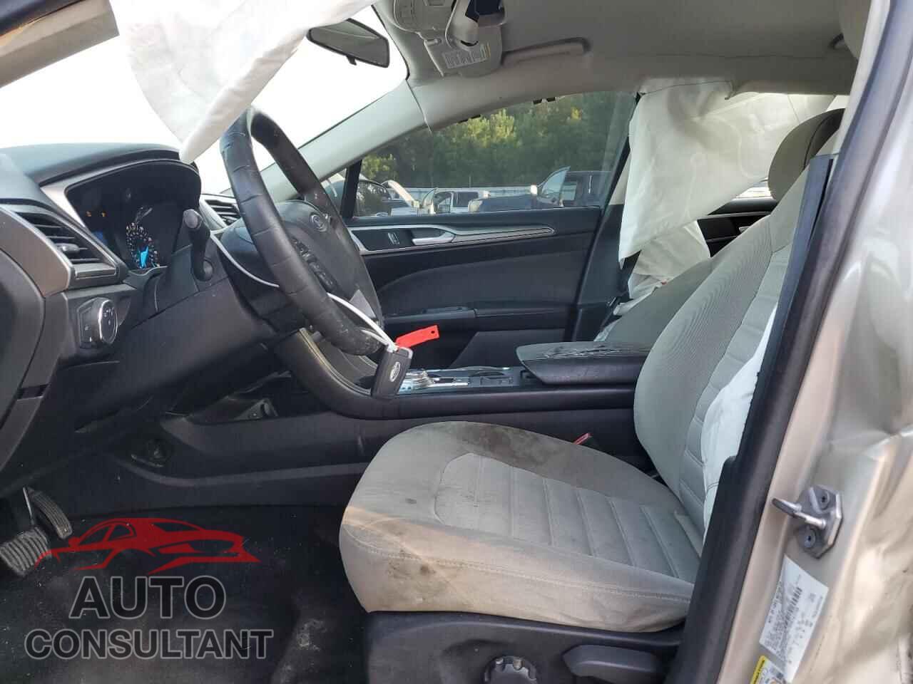 FORD FUSION 2017 - 3FA6P0G70HR161748