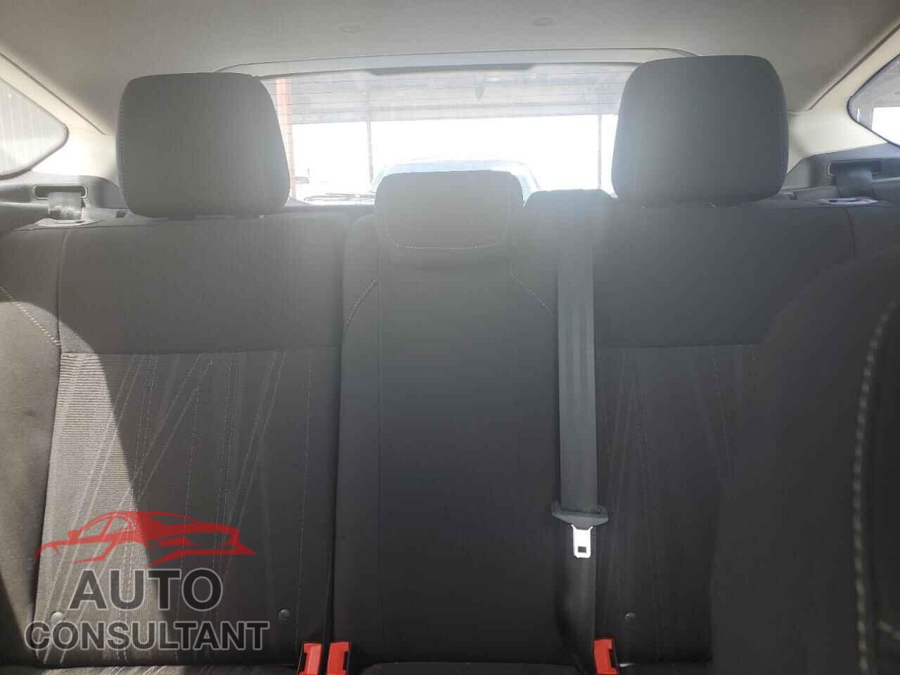 FORD FOCUS 2017 - 1FADP3M22HL312332