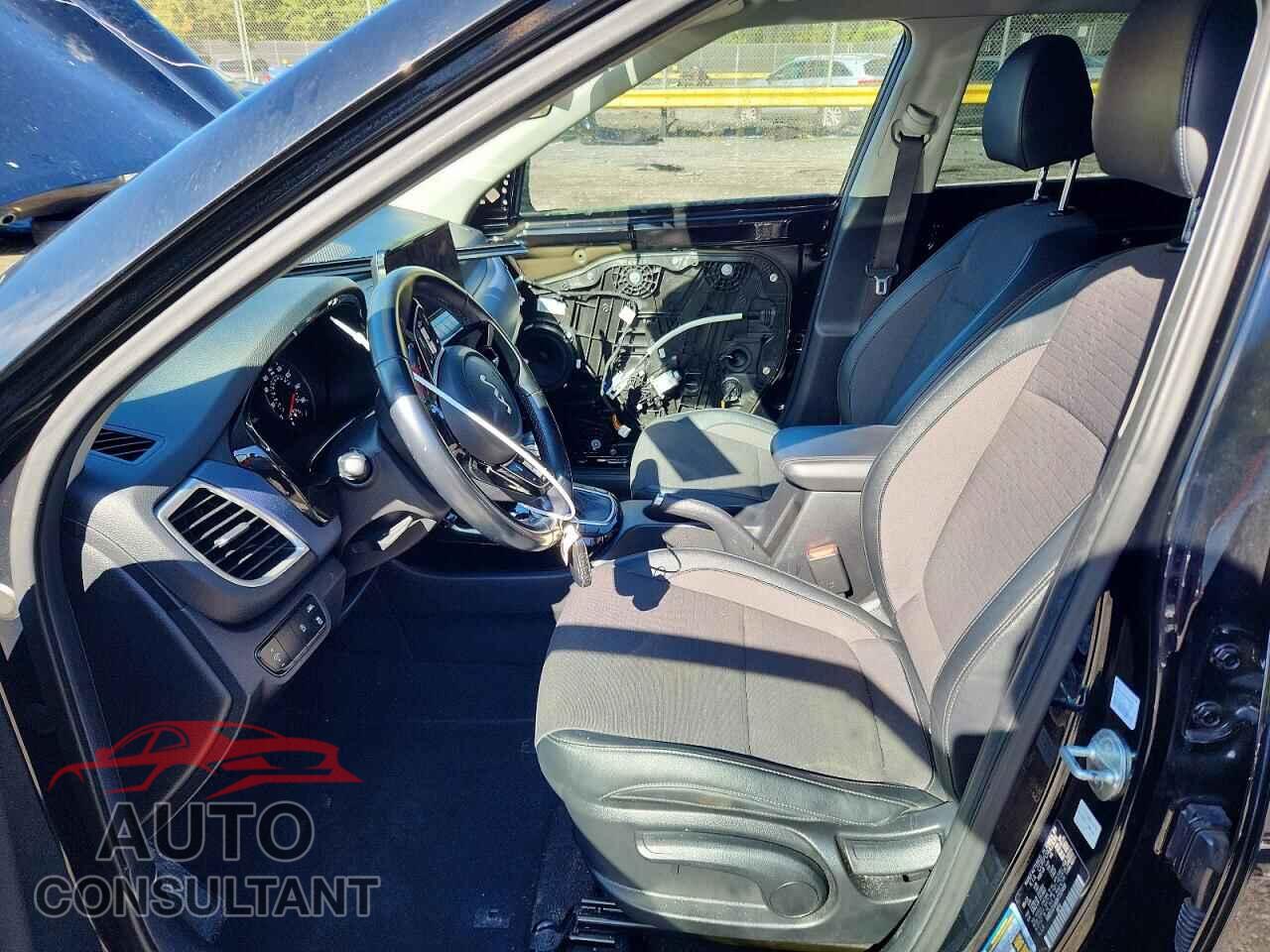 KIA SELTOS 2022 - KNDEU2AA6N7310469