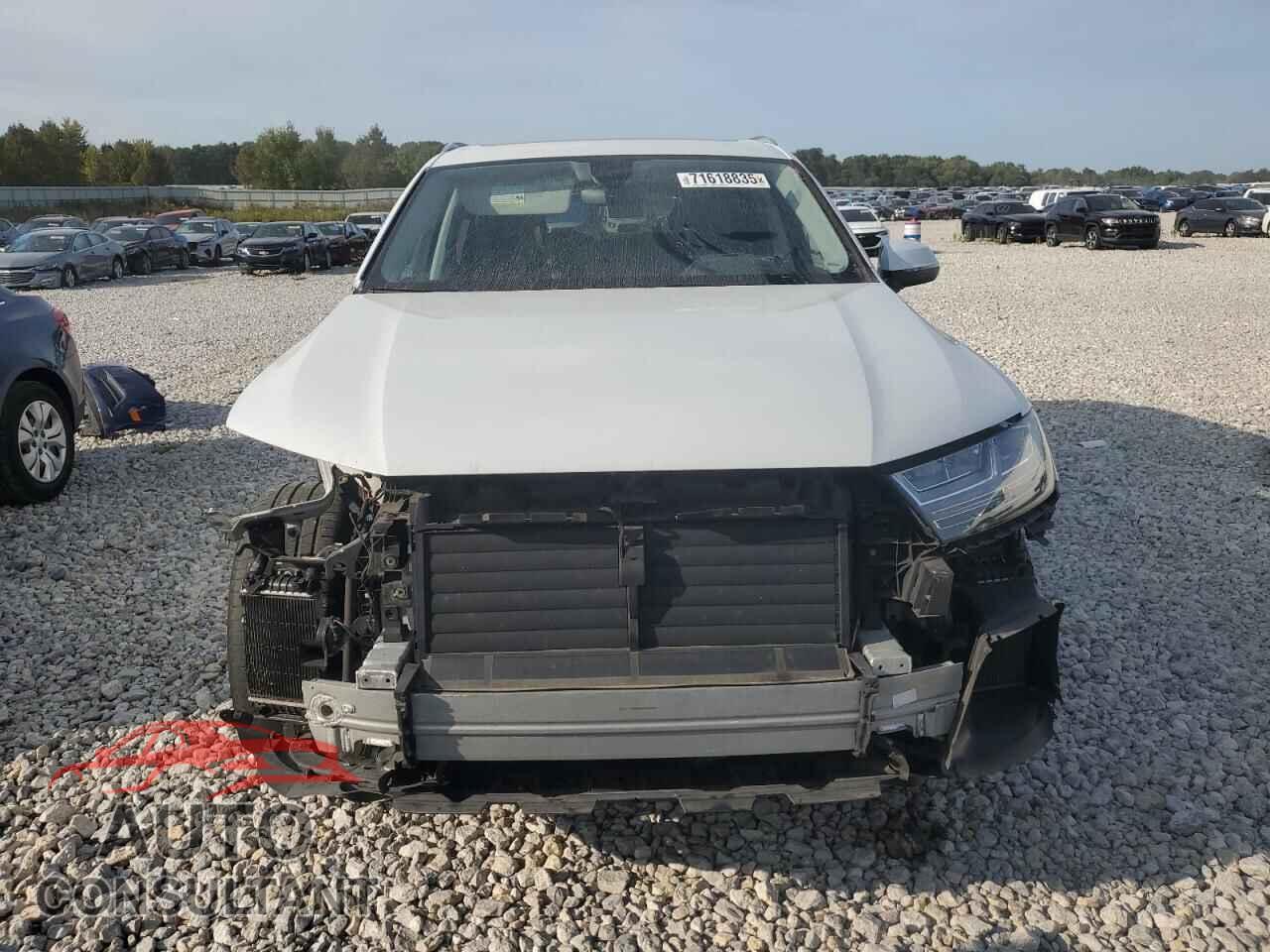 AUDI Q7 2019 - WA1LAAF78KD004789
