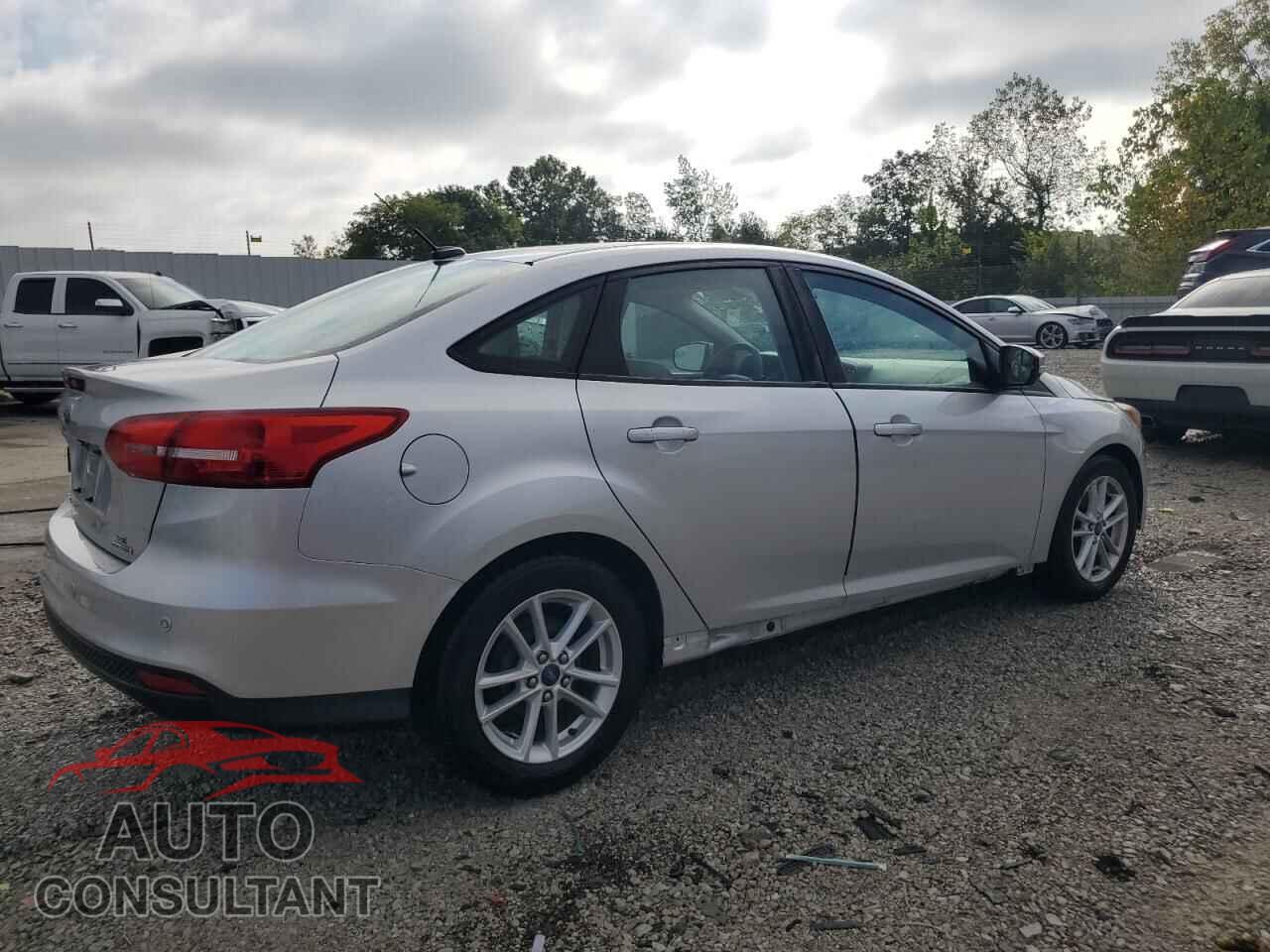 FORD FOCUS 2015 - 1FADP3F29FL339960