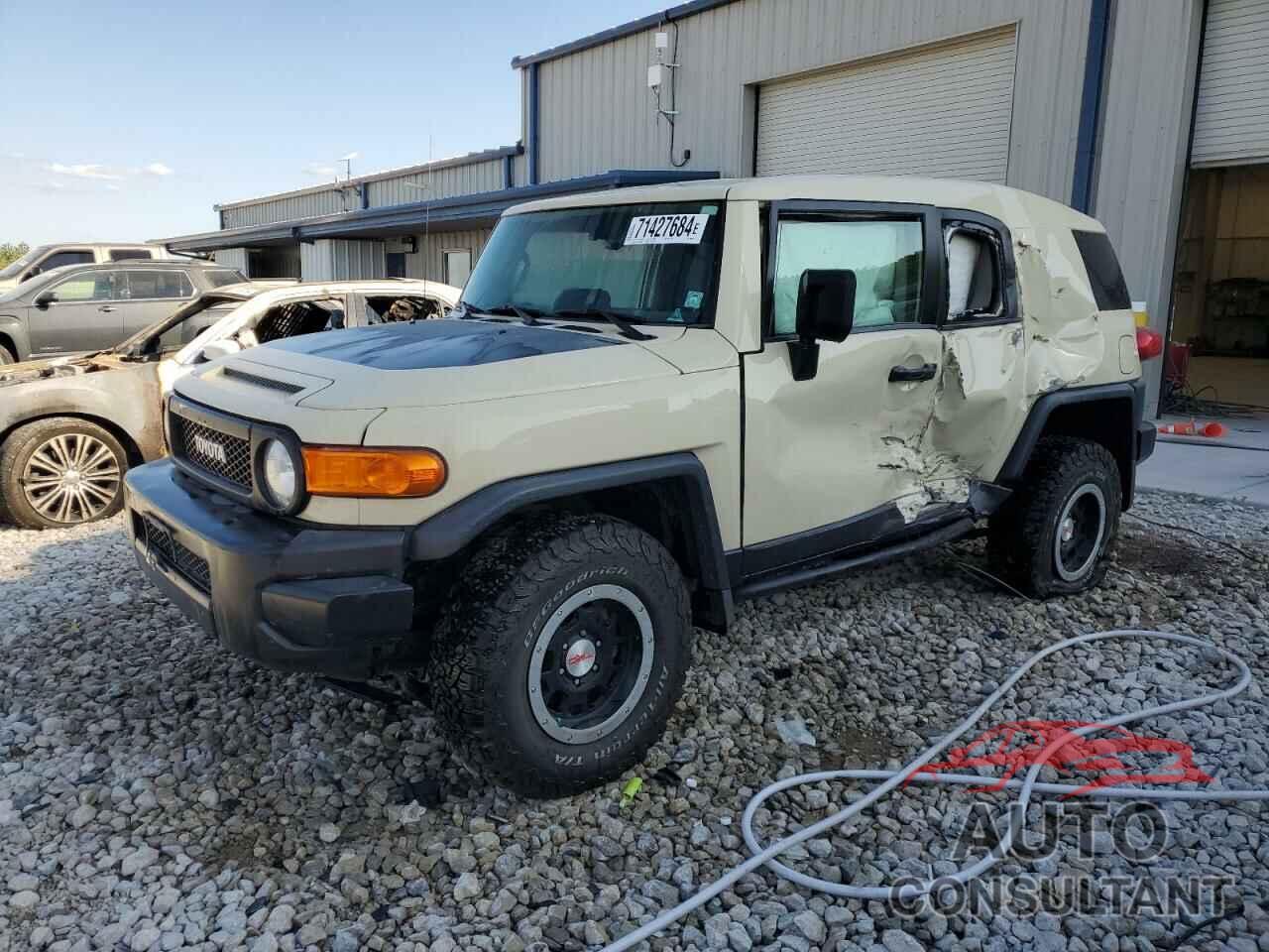 TOYOTA FJ CRUISER 2010 - JTEBU4BF6AK094618