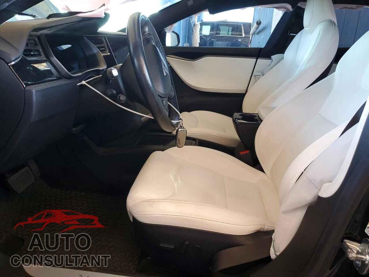 TESLA MODEL S 2020 - 5YJSA1E21LF364293