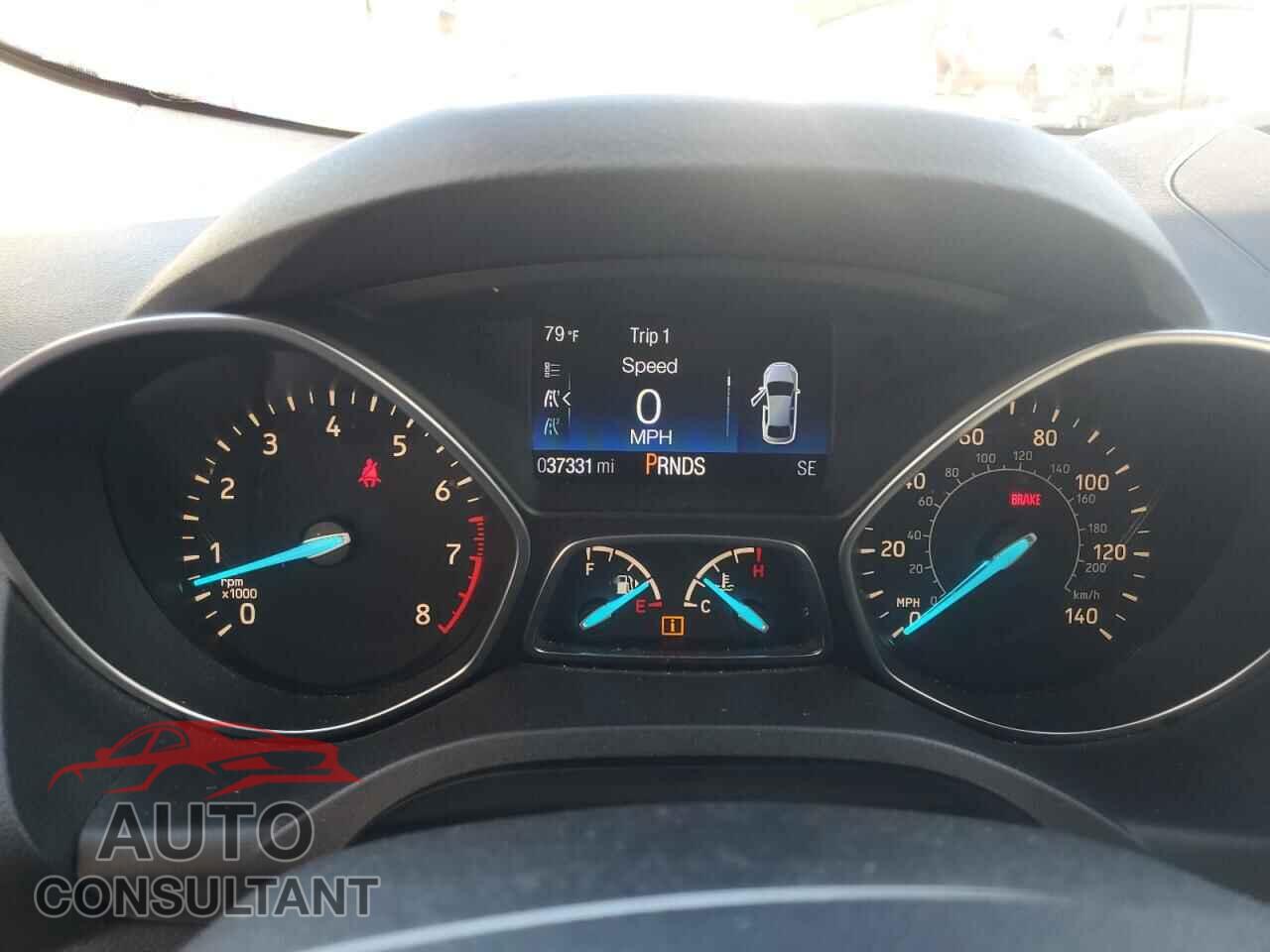 FORD ESCAPE 2017 - 1FMCU0F71HUC44357